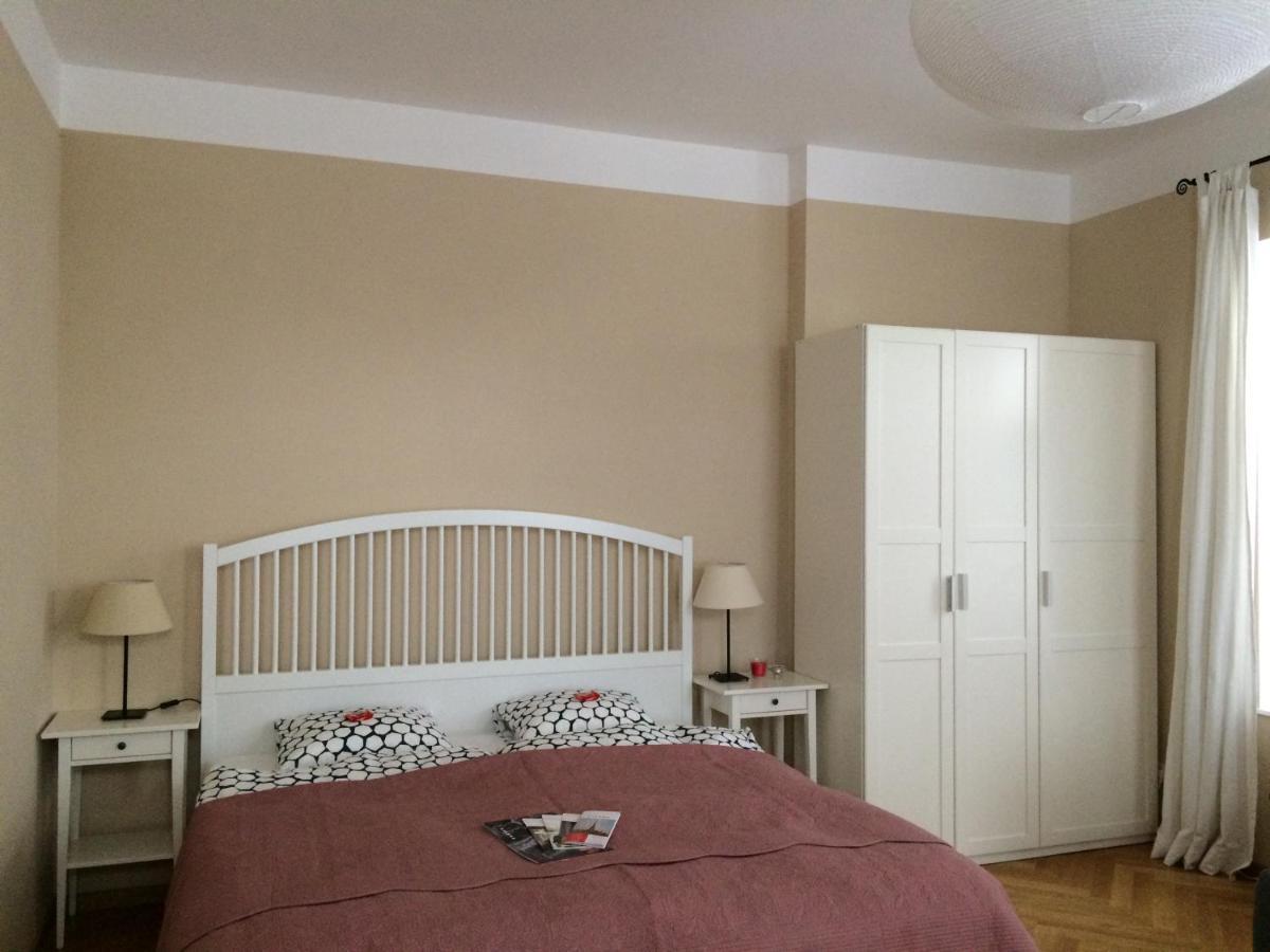 Studio U Parkplatz, Zentrale Ruhelage Neben Grunoase Apartamento Viena Exterior foto