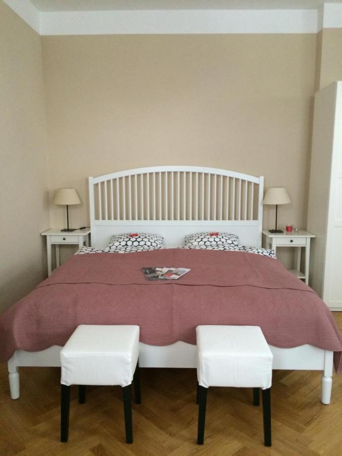 Studio U Parkplatz, Zentrale Ruhelage Neben Grunoase Apartamento Viena Exterior foto